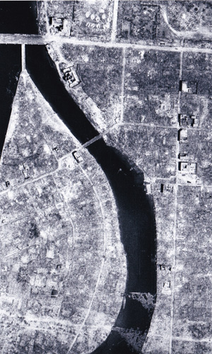 04-aerial-photo-hiroshima-before-bomb-0806.jpg